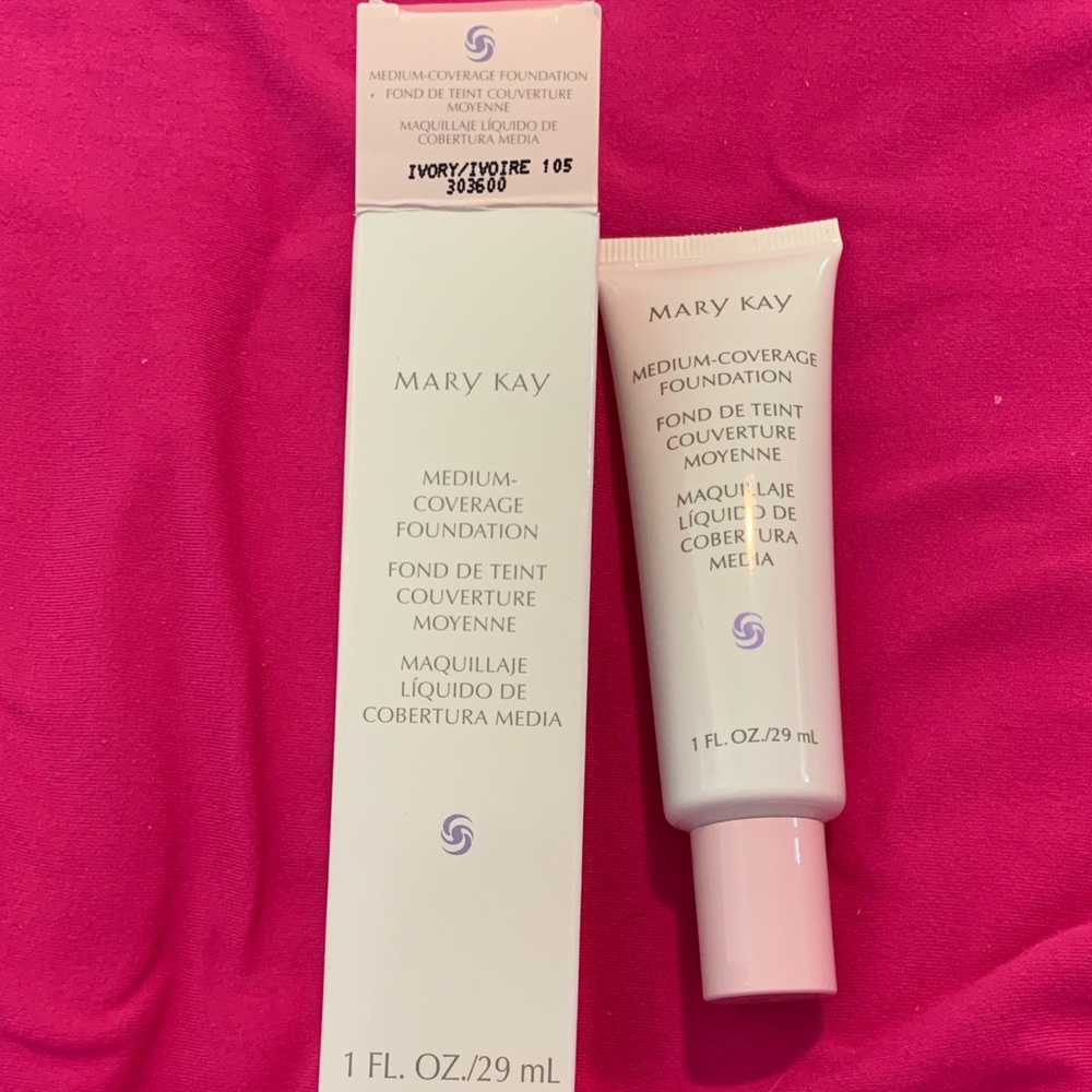 Mary Kay Medium-Coverage Foundation - Ivory 105